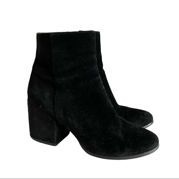 Wishbone Shoes - The Wishbone Collection Suede Black Ankle Booties Size 6 Chunky Heels